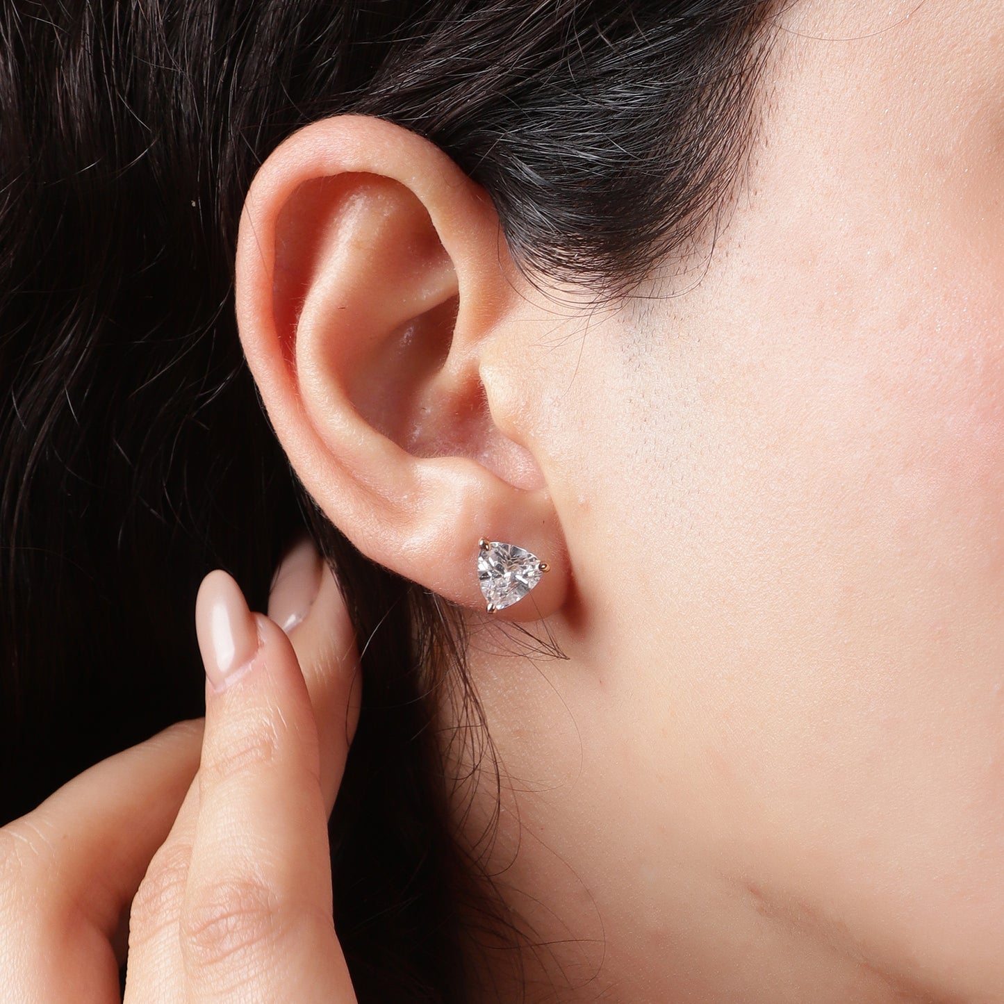 Radiance Redefined – Trillion-Cut Diamond Stud Earrings