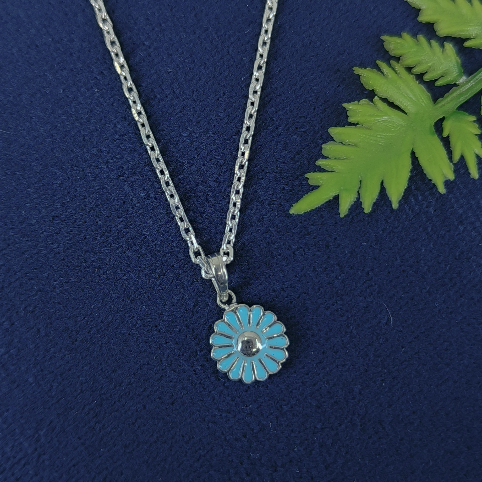 Daisy Necklace