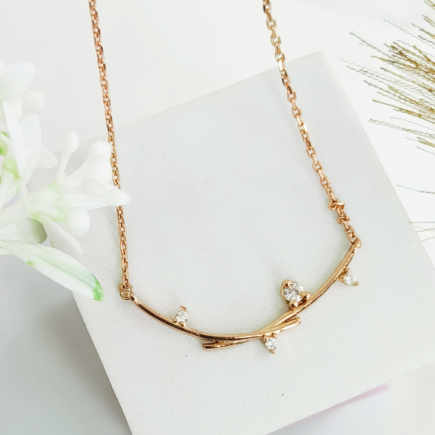 Knot Zircon Rosegold Necklace