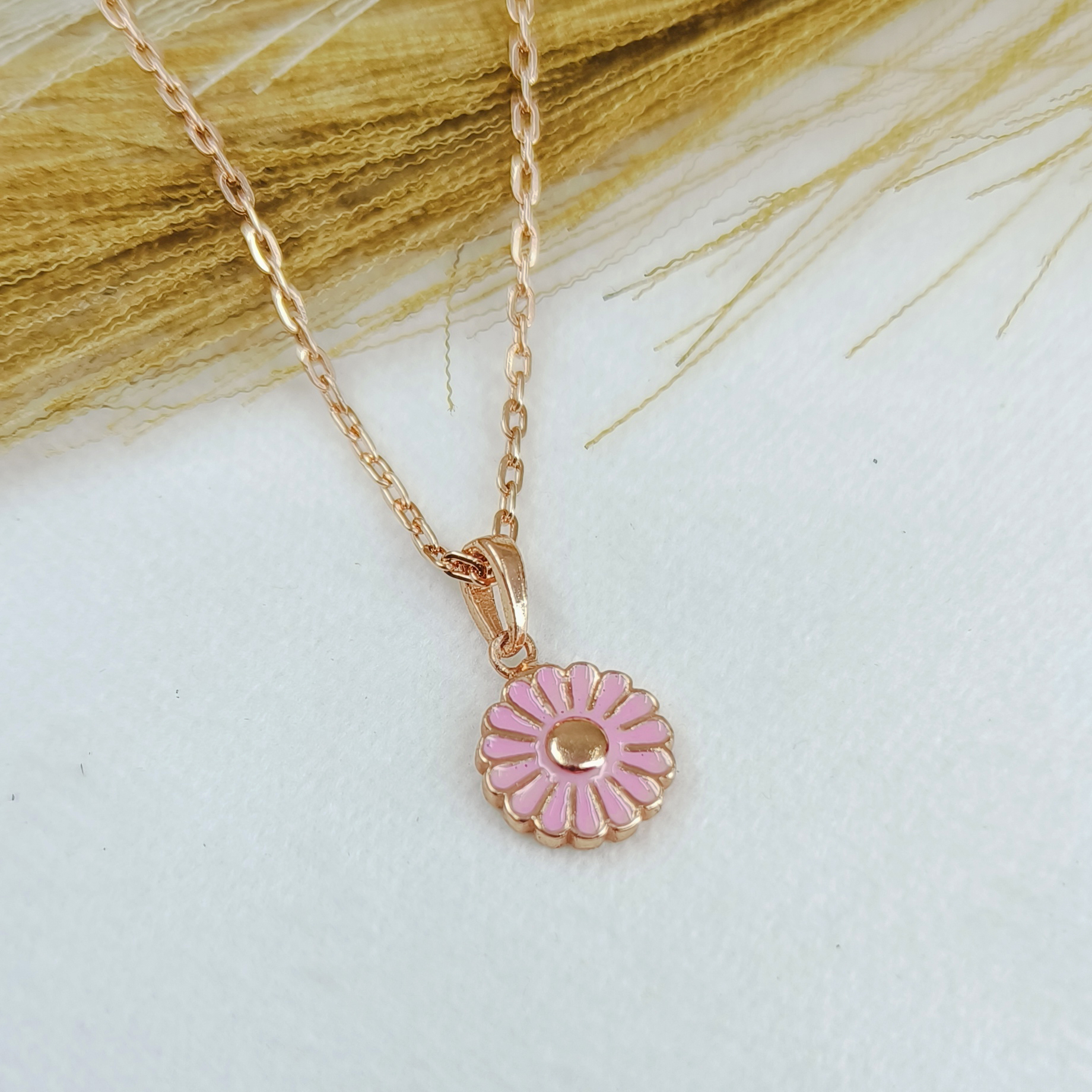 Daisy Rosegold Necklace